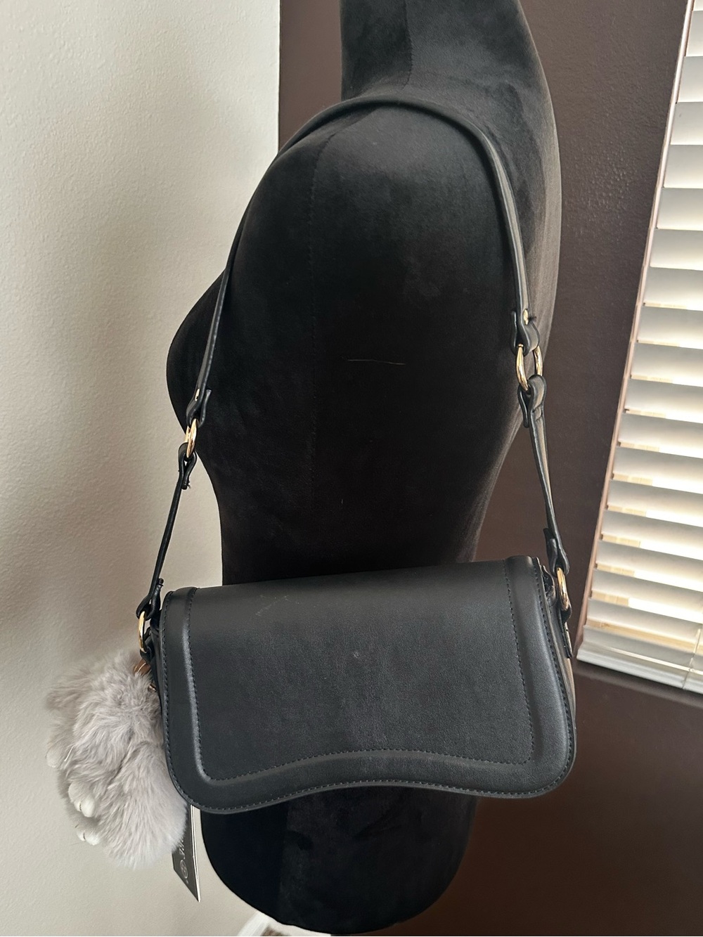 New•LA TERRE Women's Shoulder Bag. PETA Approved Vegan.